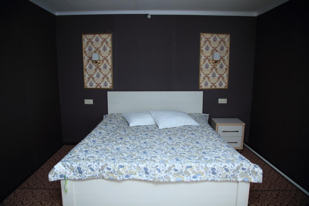 Naryn Aska Hotel מראה חיצוני תמונה