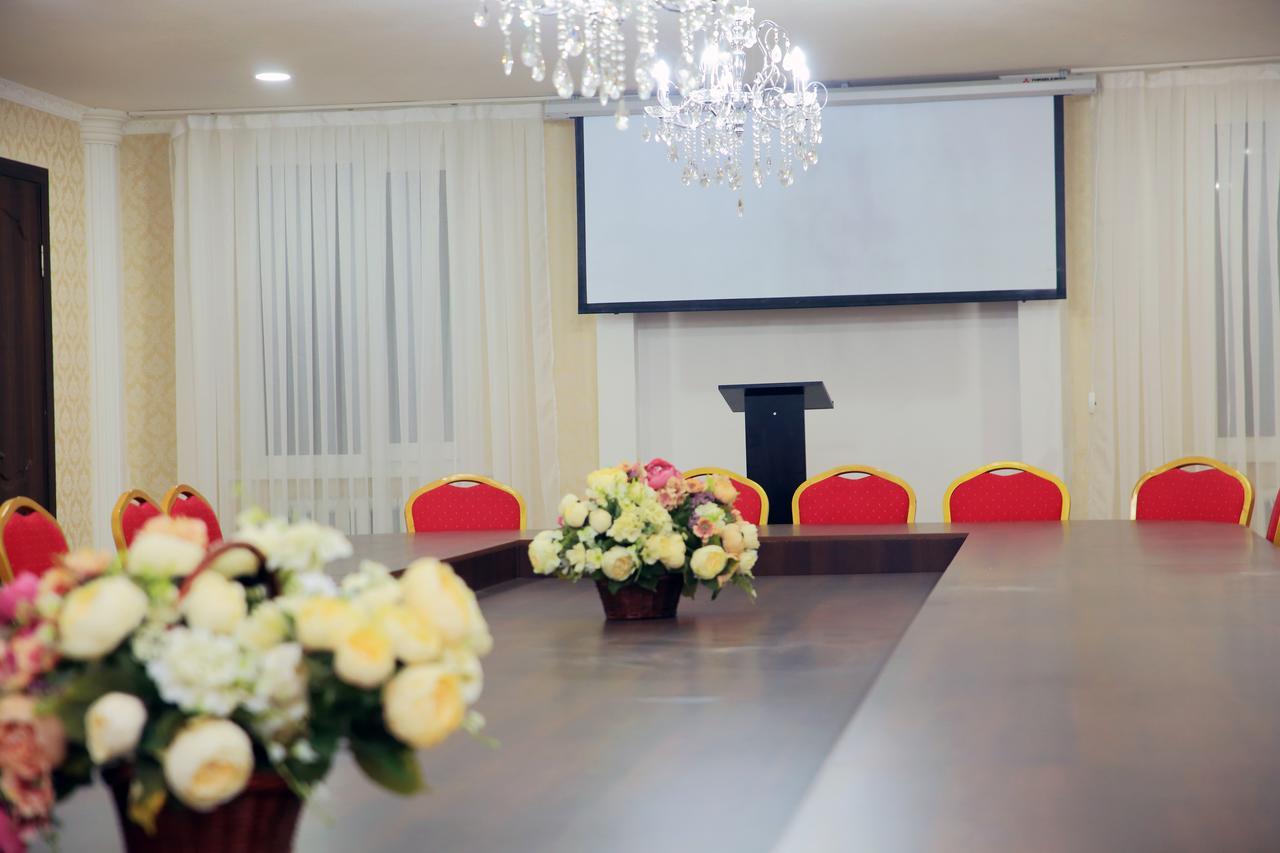 Naryn Aska Hotel מראה חיצוני תמונה